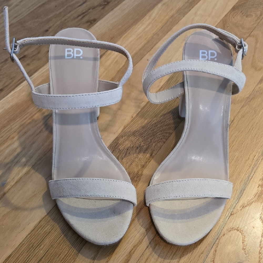 NWT BP Cream Block Heels Faux Suede Size 10